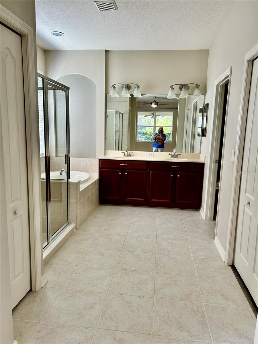 CRYSTAL LAKES - Residential