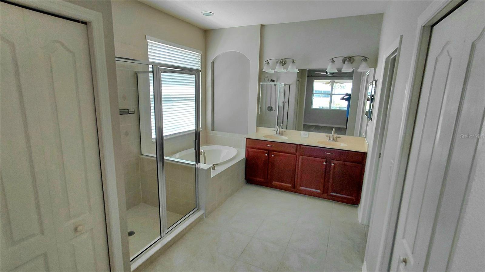 CRYSTAL LAKES - Residential