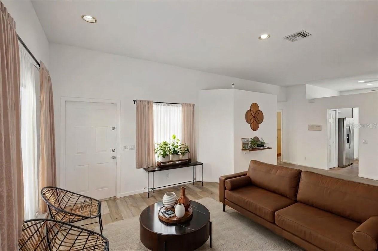 1283 CHINABERRY DRIVE