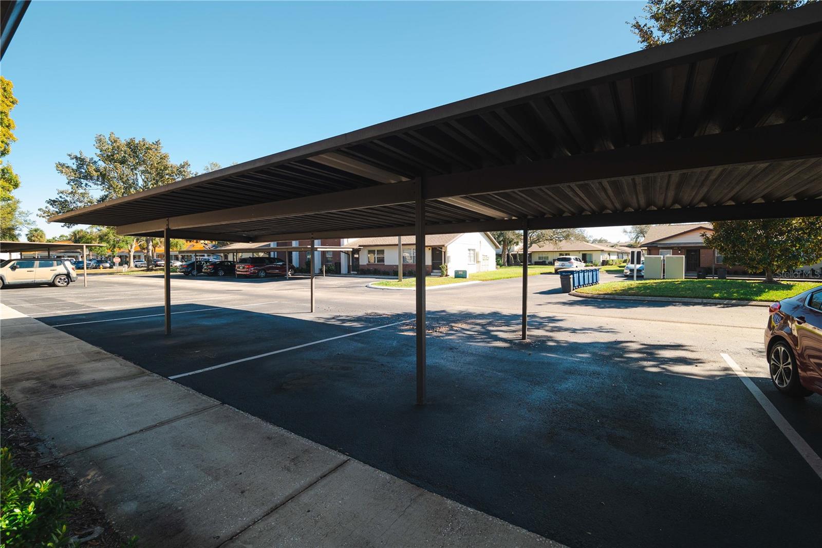 VILLAS AT COUNTRYSIDE THE - Residential