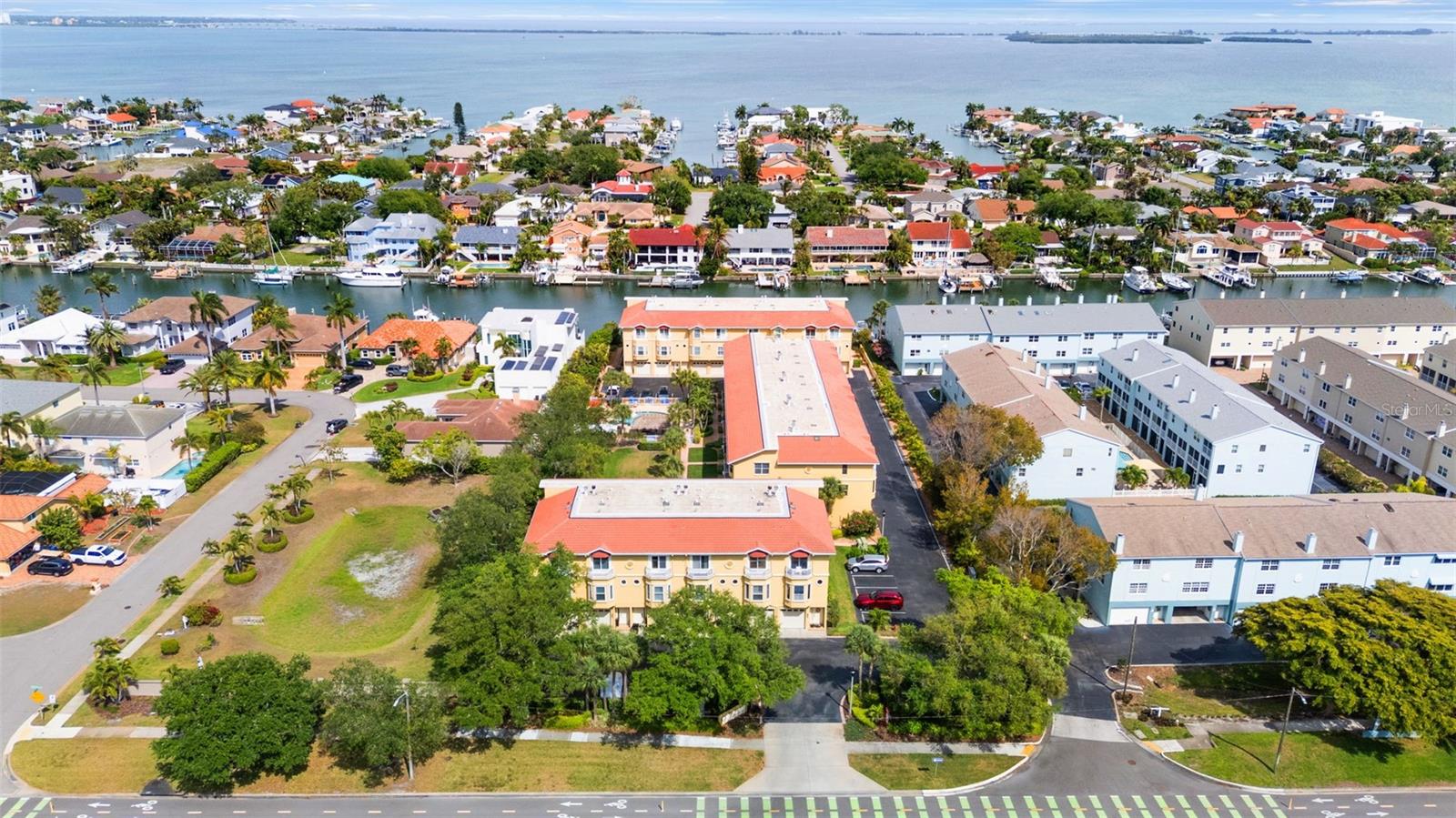 TIERRA SOUND TWNHMS - Residential