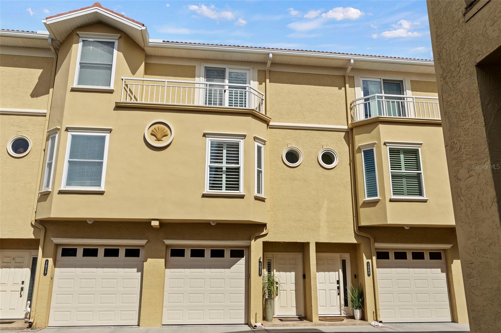 TIERRA SOUND TWNHMS - Residential