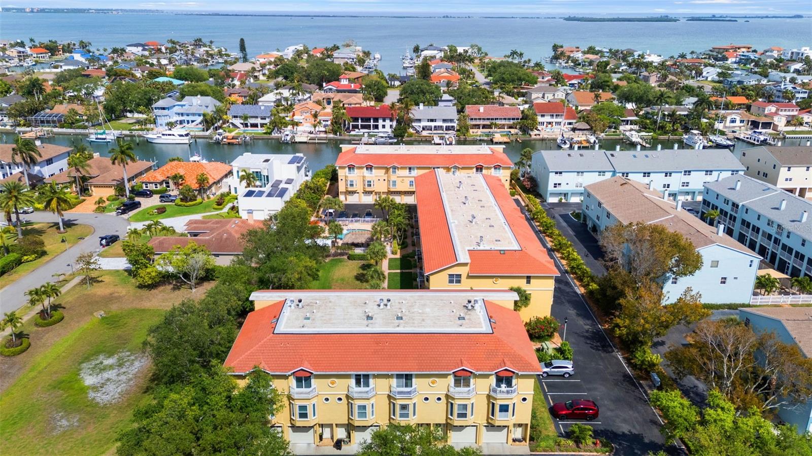 TIERRA SOUND TWNHMS - Residential