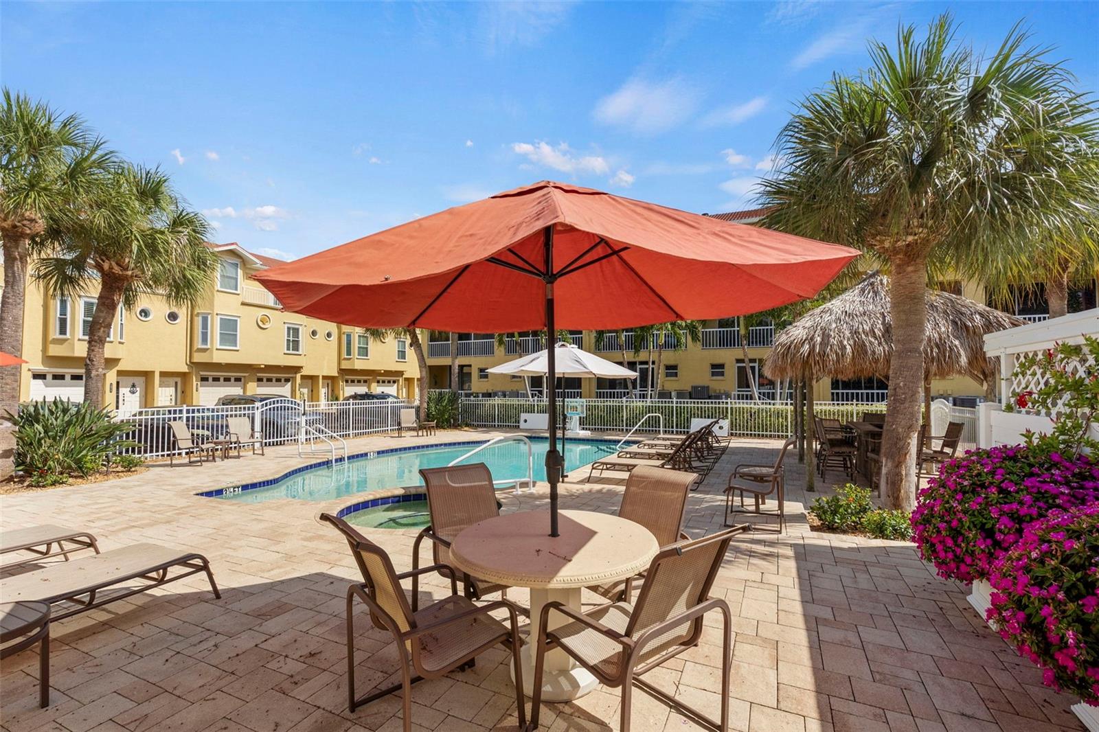 TIERRA SOUND TWNHMS - Residential