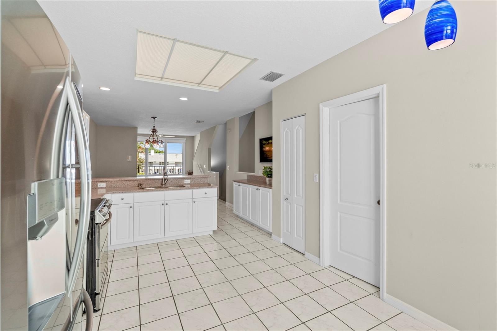 TIERRA SOUND TWNHMS - Residential