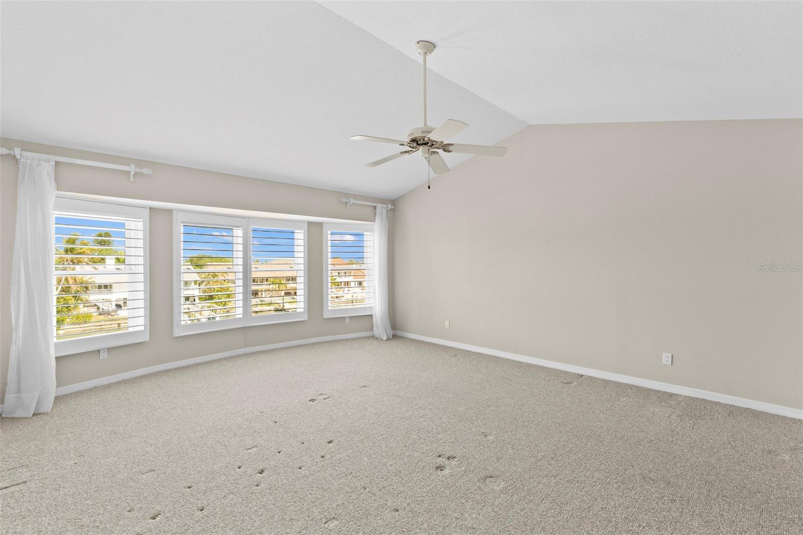 TIERRA SOUND TWNHMS - Residential