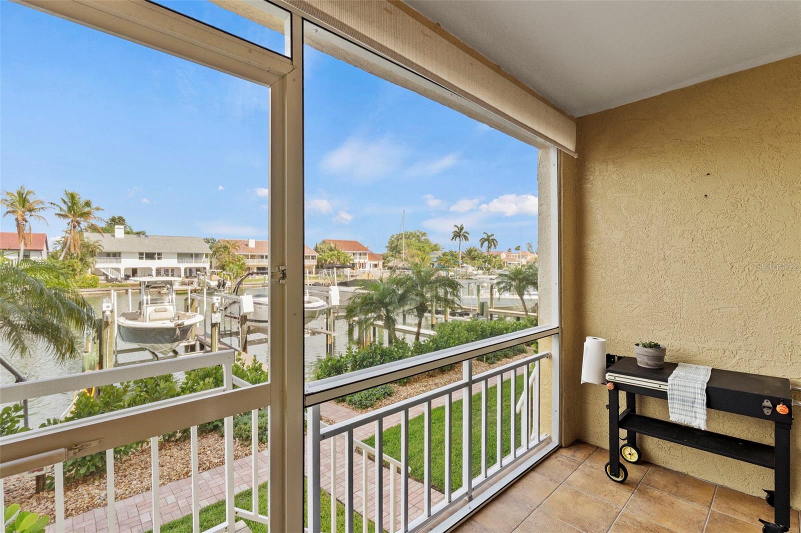 TIERRA SOUND TWNHMS - Residential