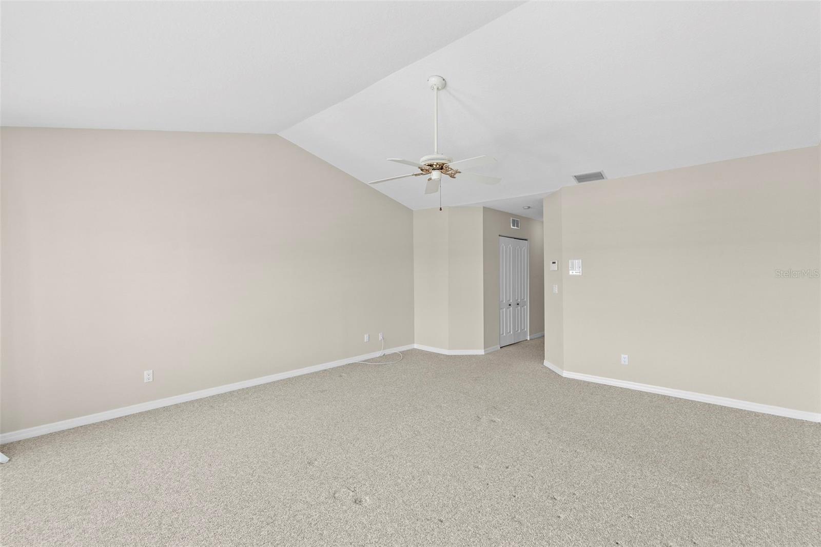 TIERRA SOUND TWNHMS - Residential