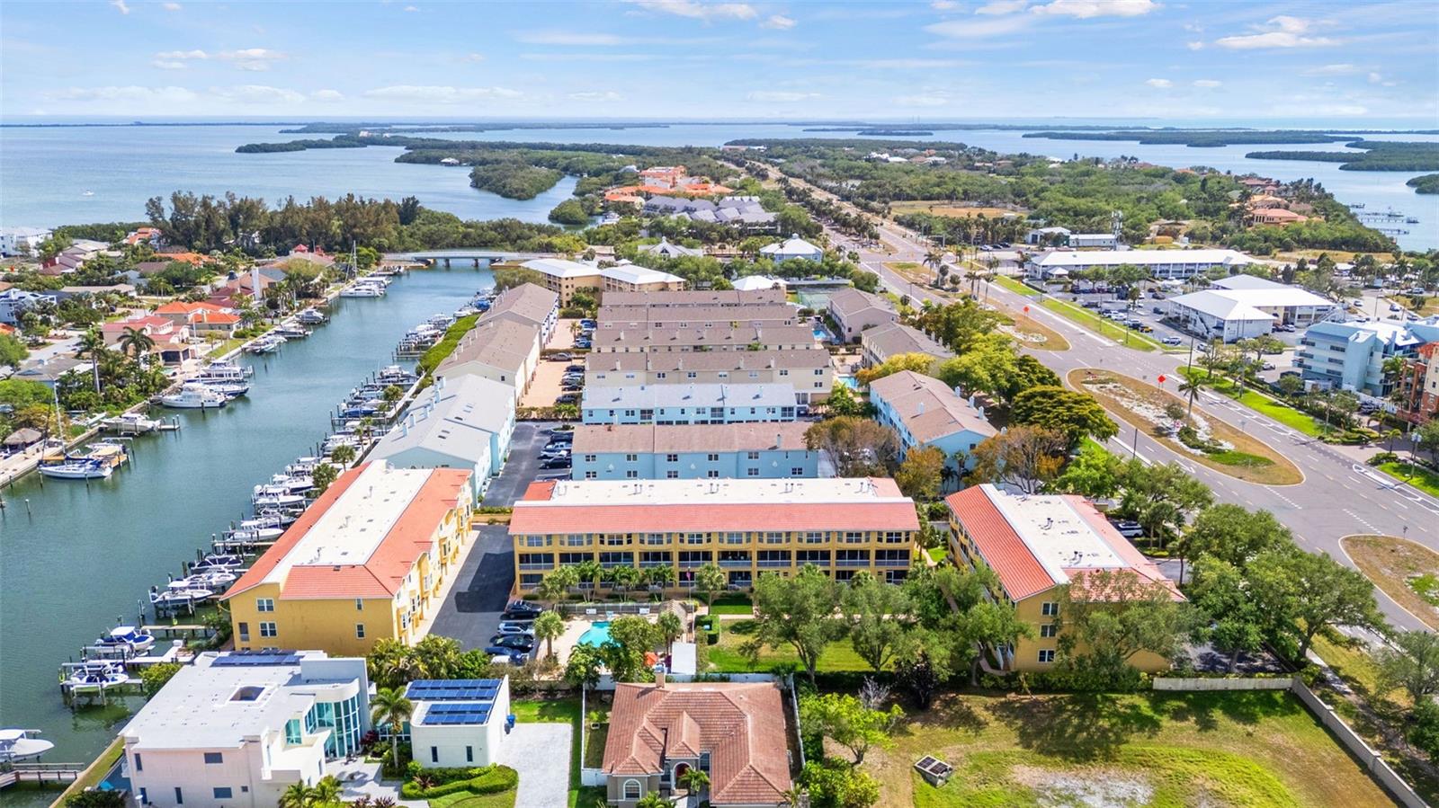 TIERRA SOUND TWNHMS - Residential