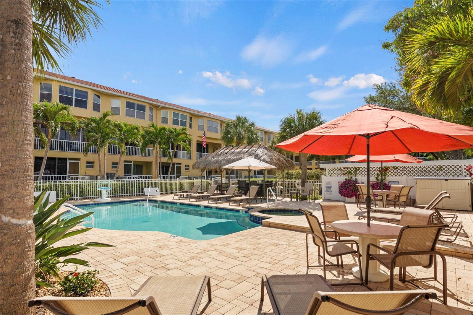 TIERRA SOUND TWNHMS - Residential