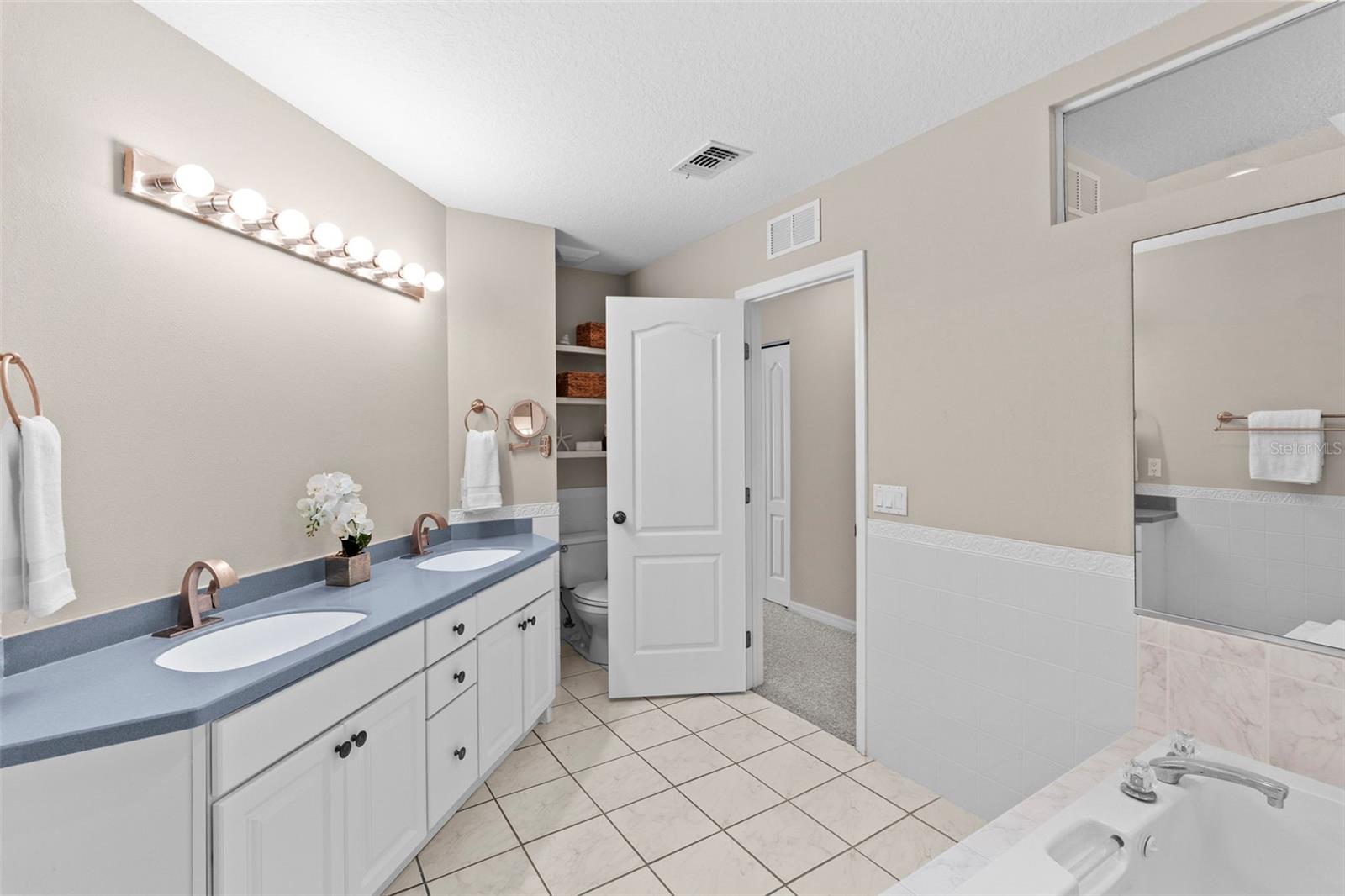 TIERRA SOUND TWNHMS - Residential