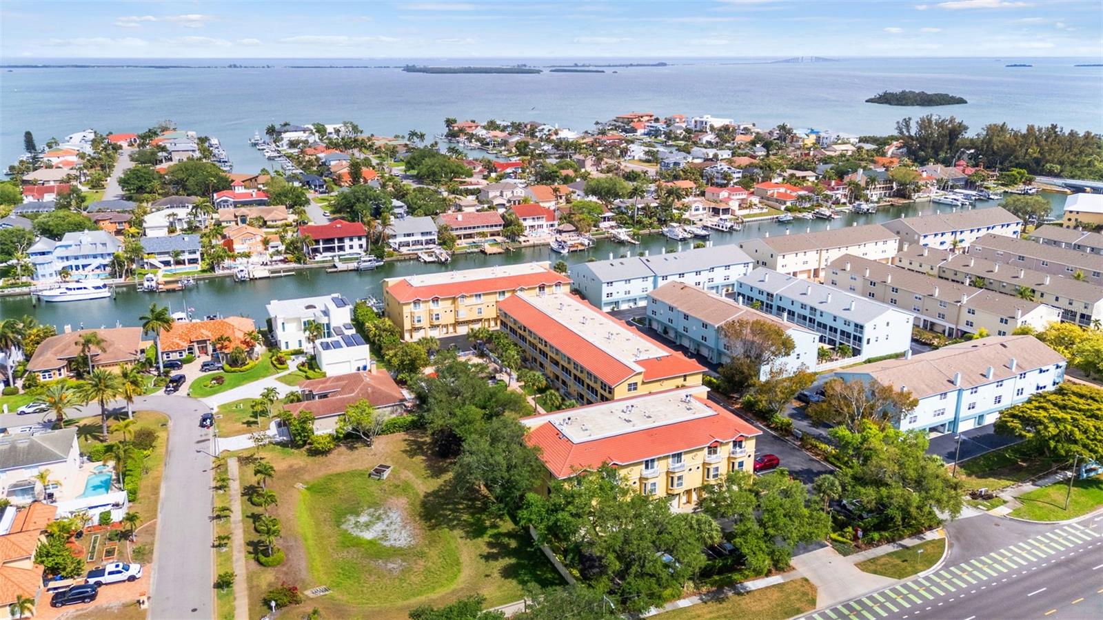 TIERRA SOUND TWNHMS - Residential