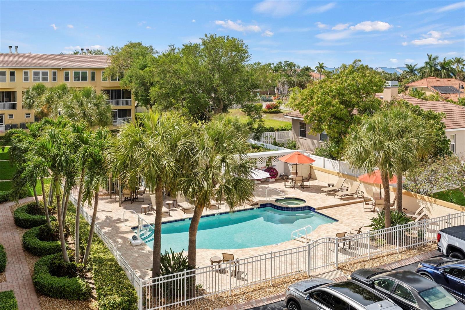 TIERRA SOUND TWNHMS - Residential