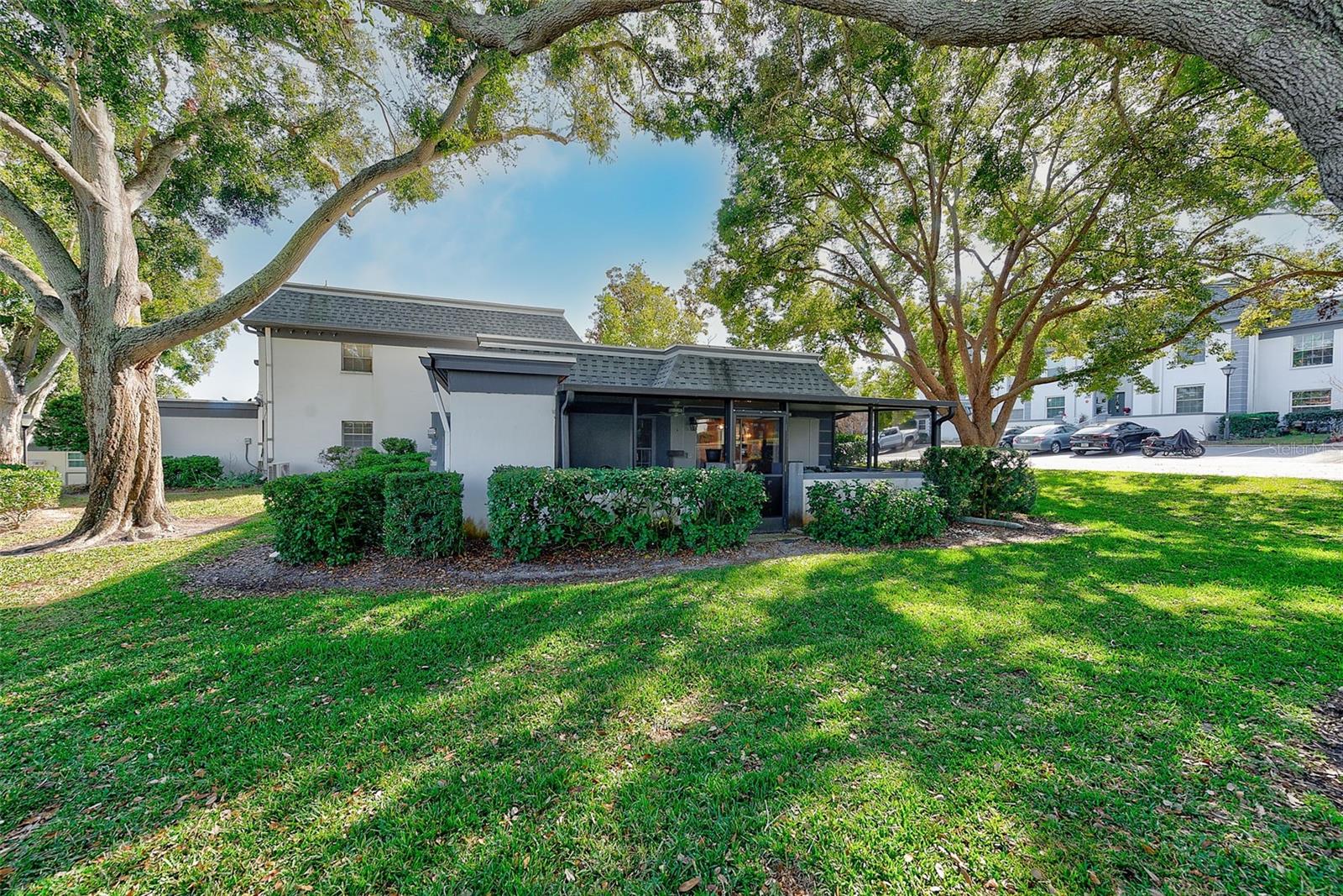 KAPOK MANOR CONDO - Residential