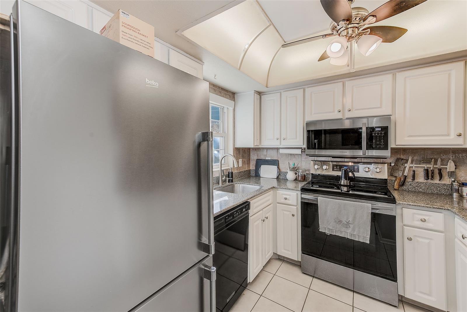 KAPOK MANOR CONDO - Residential