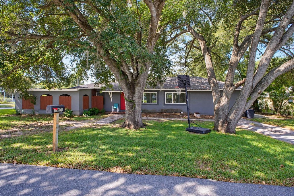 Photo of 13901 9th Street, Dade City, FL 33525 (MLS # TB8556994)