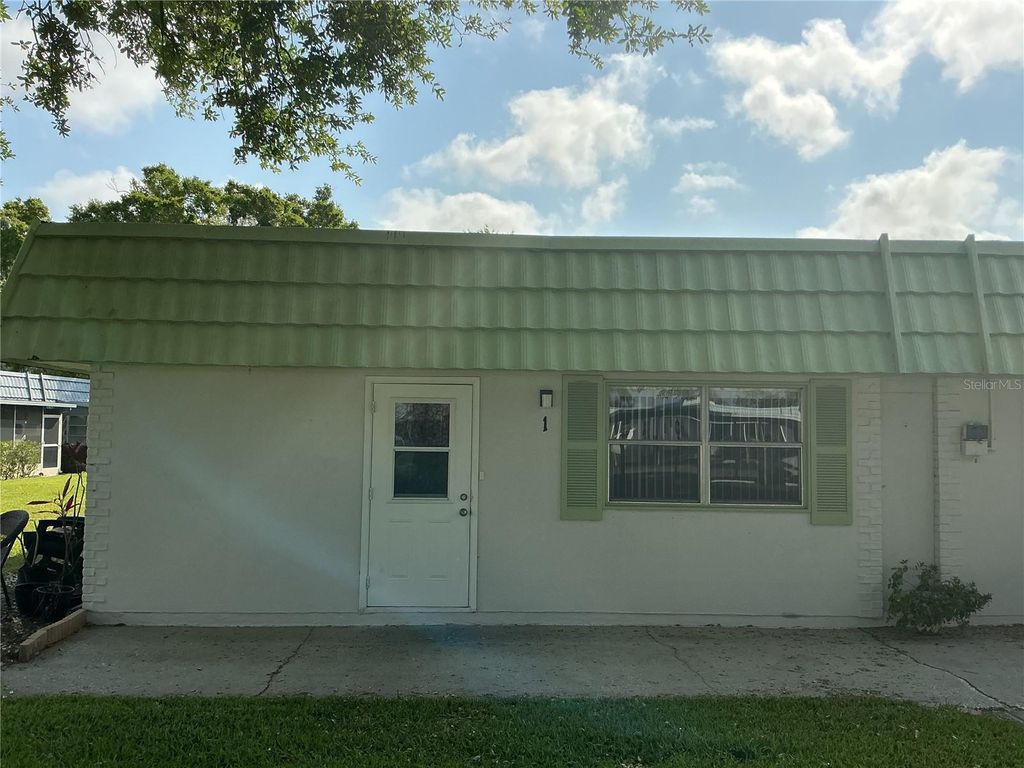 Photo of 1802 Bedford Lane #1, Sun City Center, FL 33573 (MLS # TB8491225)