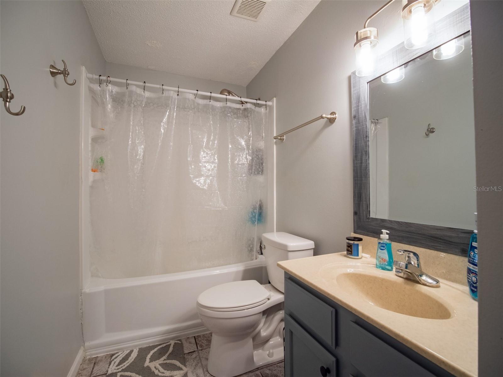 SHADY OAKS ACRES UN 2 - Residential