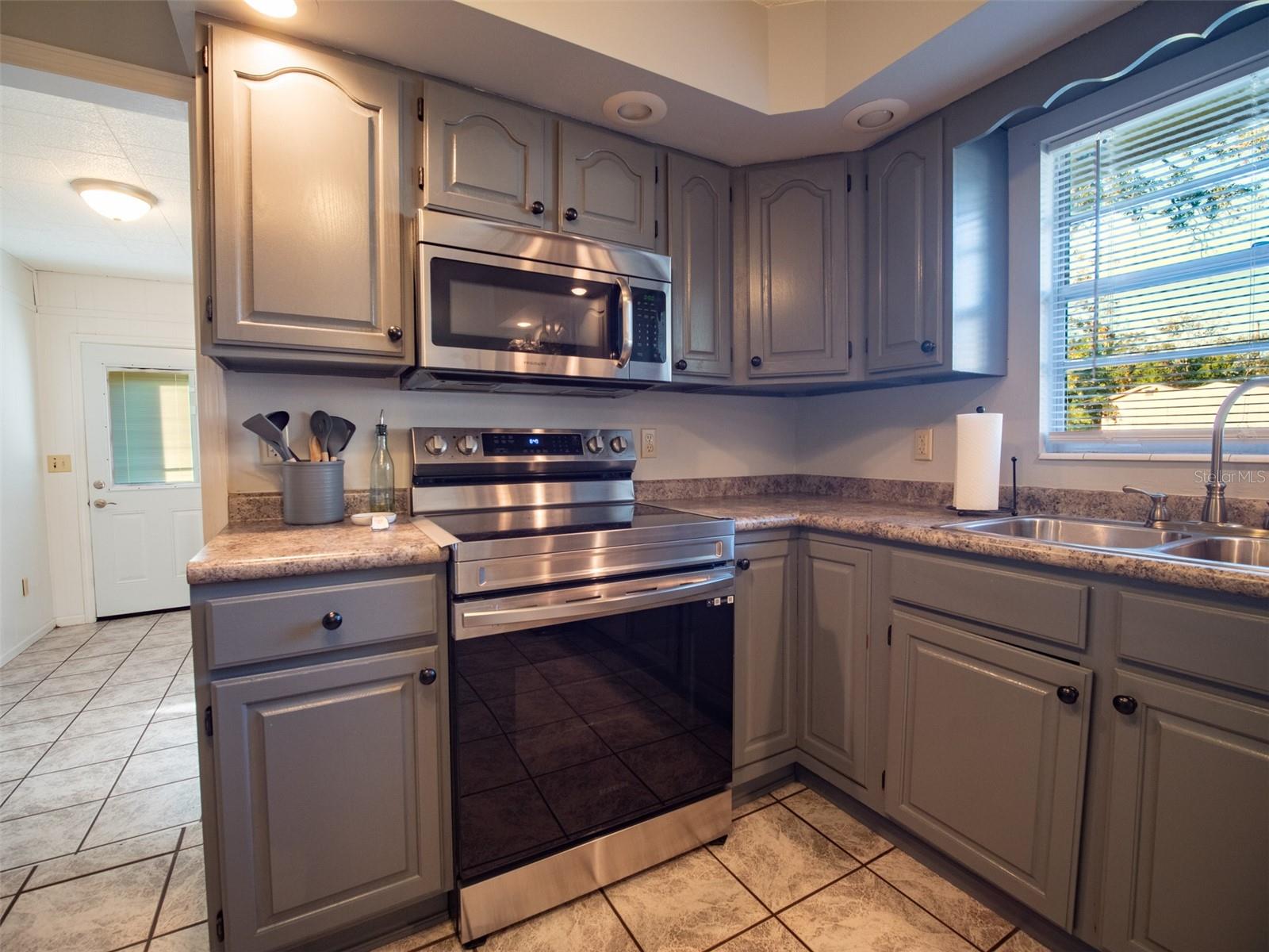 SHADY OAKS ACRES UN 2 - Residential