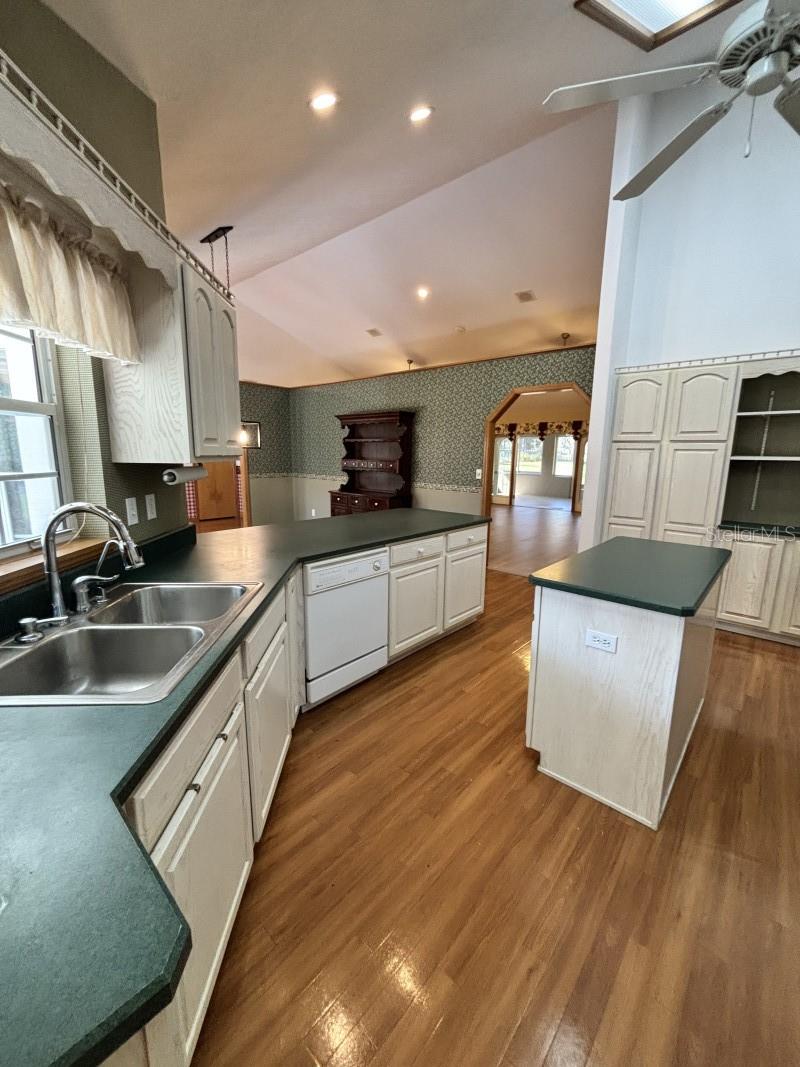 CARRIAGE TRAIL UN 02 - Residential