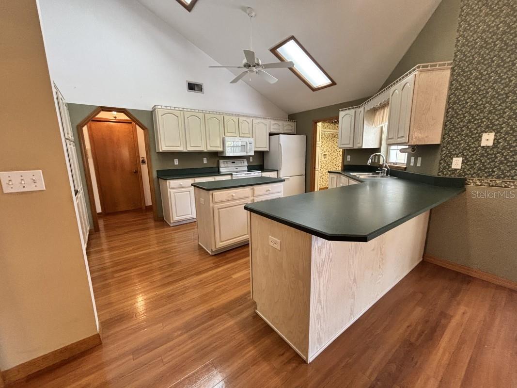 CARRIAGE TRAIL UN 02 - Residential