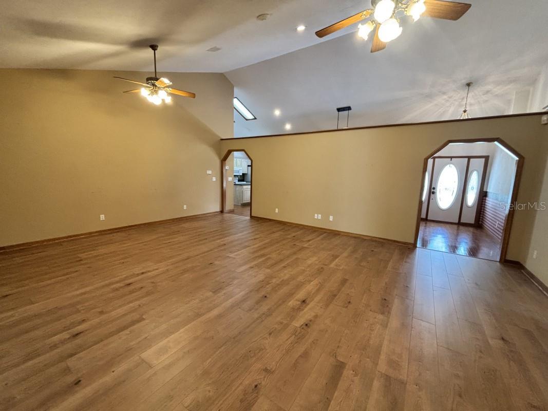 CARRIAGE TRAIL UN 02 - Residential