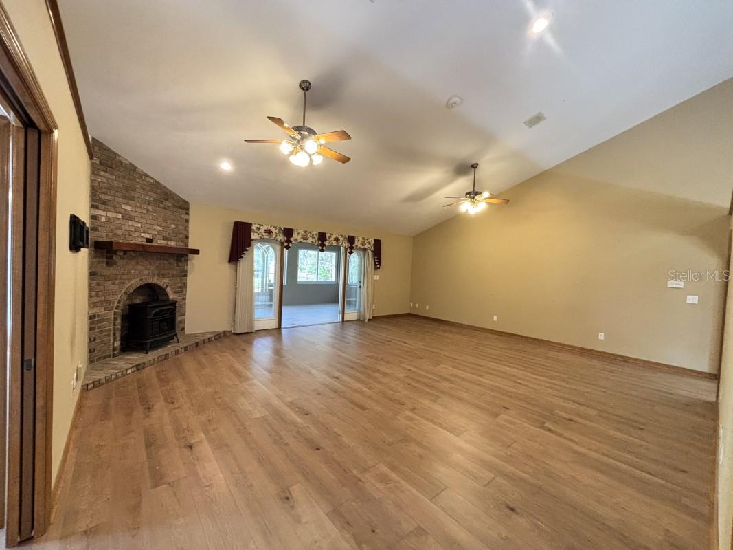 CARRIAGE TRAIL UN 02 - Residential