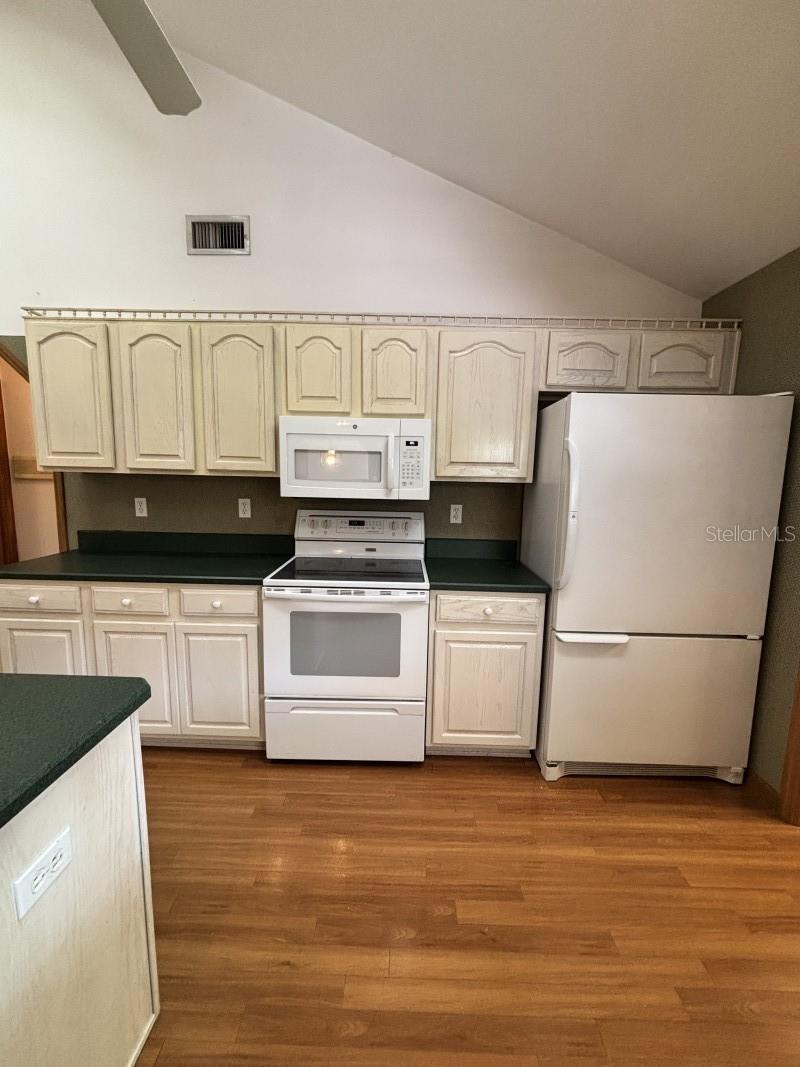 CARRIAGE TRAIL UN 02 - Residential