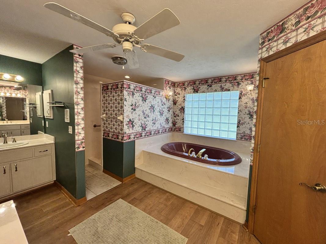 CARRIAGE TRAIL UN 02 - Residential