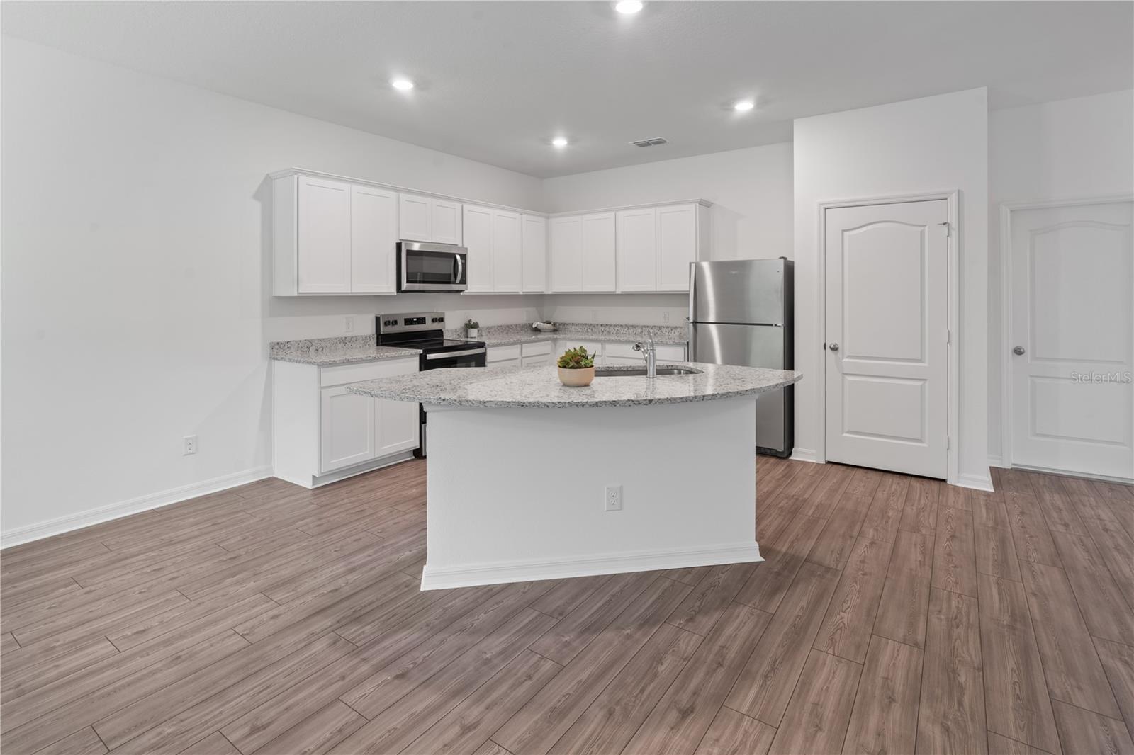 567 BAY LEAF DRIVE