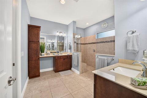 Tiny photo for 5419 Meadow Hill Loop, Lady Lake, FL 32159 (MLS # G5119307)