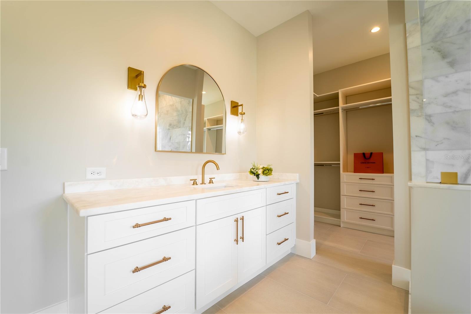 ANITA SUB - Residential