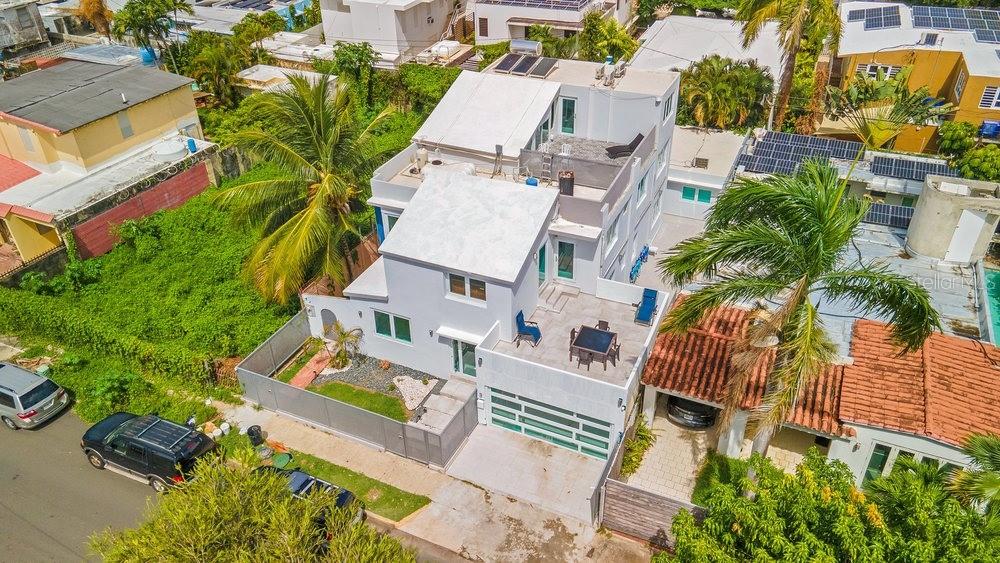 Stunning Fully Remodeled 7-Bedroom Coastal Estate Just Blocks from the Beach
Welcome to your dream coastal retreat! This completely remodeled 7-bedroom, 7-bathroom estate offers the perfect blend of luxury, comfort, and prime location—just a few blocks from the beach. No detail was overlooked in this top-to-bottom renovation, with every square foot thoughtfully designed and finished with the highest quality materials.
Step inside the private, gated entry and discover a spacious open floor plan flooded with natural light. Each of the seven bedrooms is generously sized, with en-suite bathrooms that showcase modern finishes and spa-like amenities. The chef’s kitchen features premium appliances, custom cabinetry, and a large island perfect for entertaining.
Outside, your personal paradise awaits—a resort-style pool surrounded by lush landscaping and multiple lounge areas ideal for relaxing or hosting guests. Whether you're looking for a full-time residence, vacation home, or investment property, this home checks every box.
Don’t miss this rare opportunity to own a turnkey estate in one of the most desirable beachside neighborhoods!