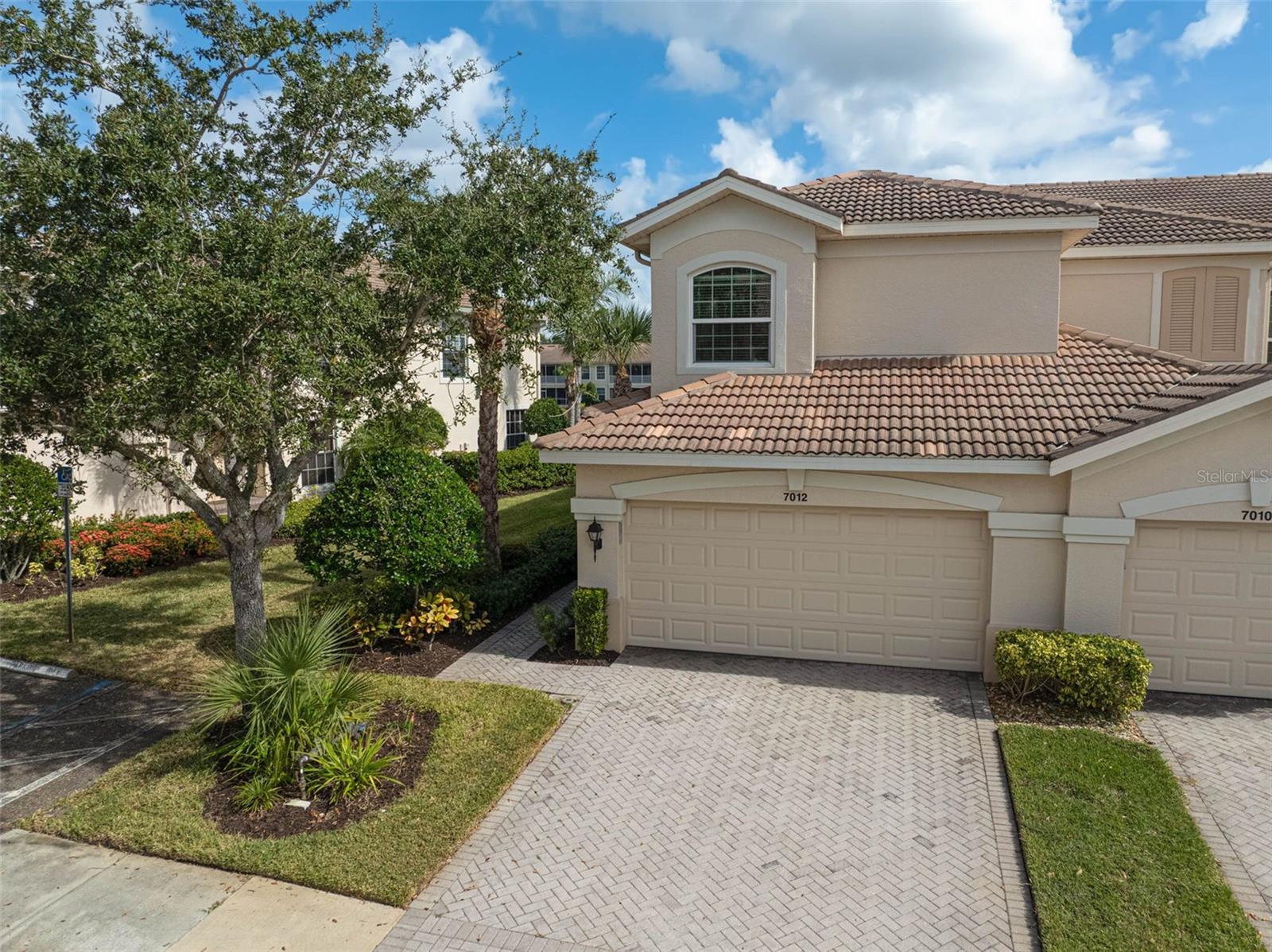 ARIELLE ON PALMER RANCH SEC 1 - Residential