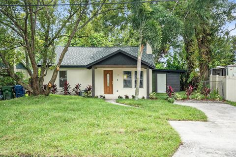 Photo of 1508 W Comanche Avenue, Tampa, FL 33603 (MLS # TB8421762)