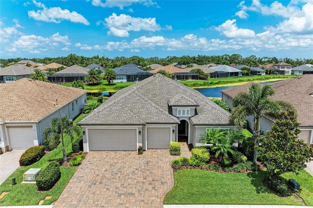 Photo of 518 Chantilly Trail, Bradenton, FL 34212 (MLS # A4653129)