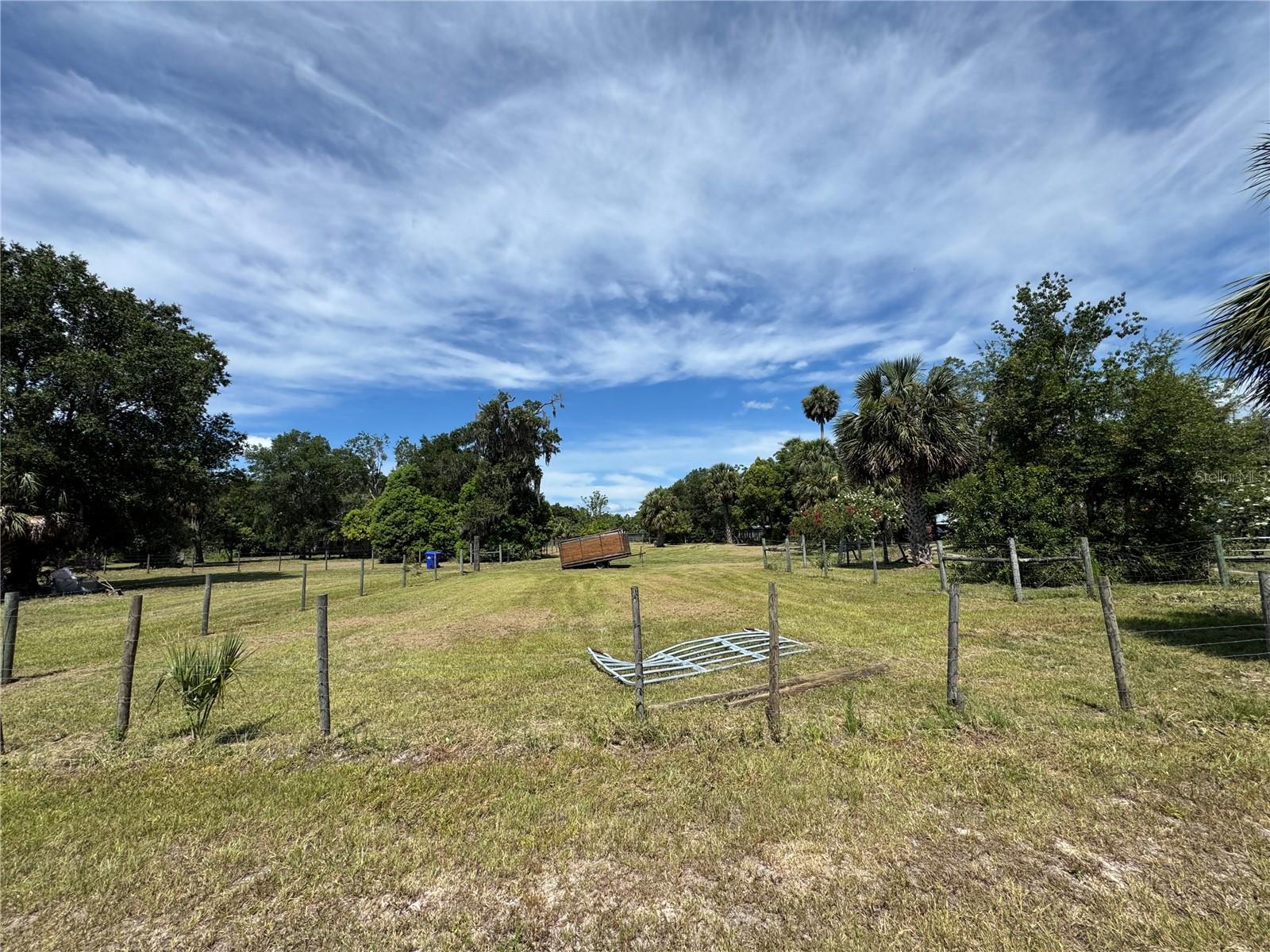 850 MENTON ROAD