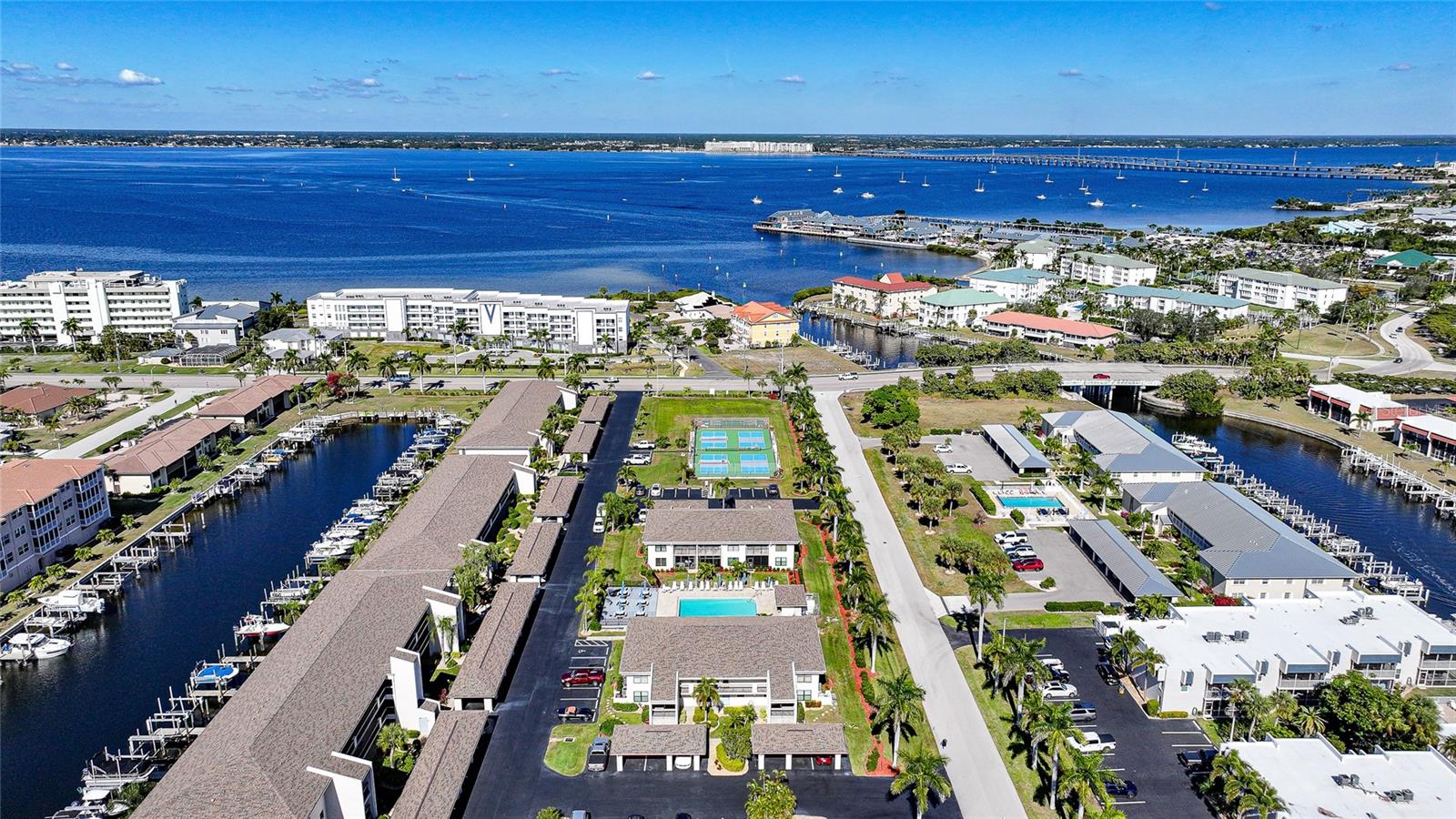 BRIDGE POINT PH 04 - Residential