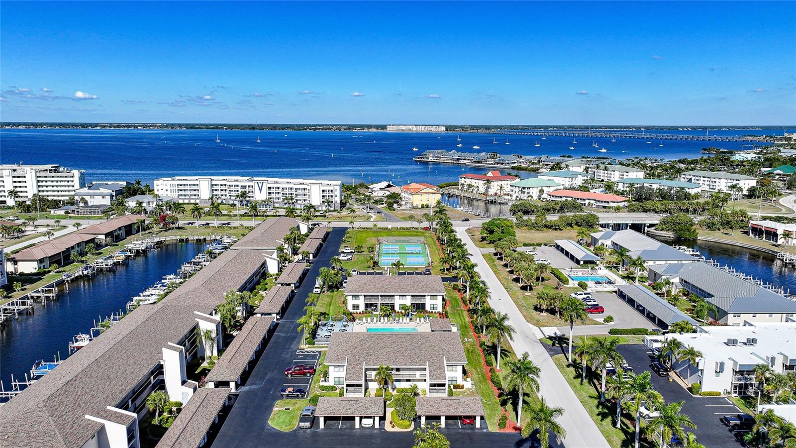 BRIDGE POINT PH 04 - Residential