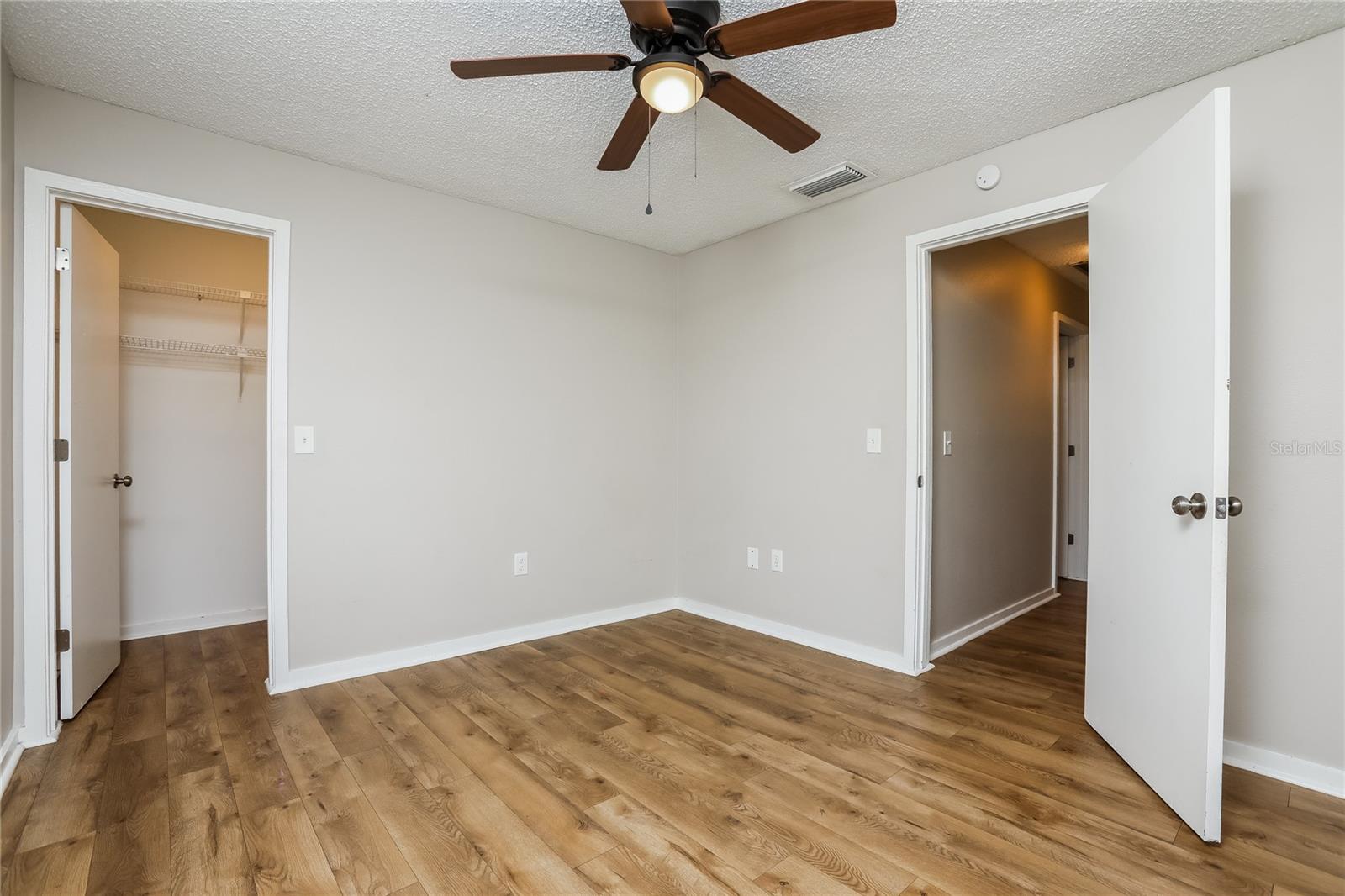 ELOISE WOODS EAST LAKE MARIAM UNIT - Residential Lease