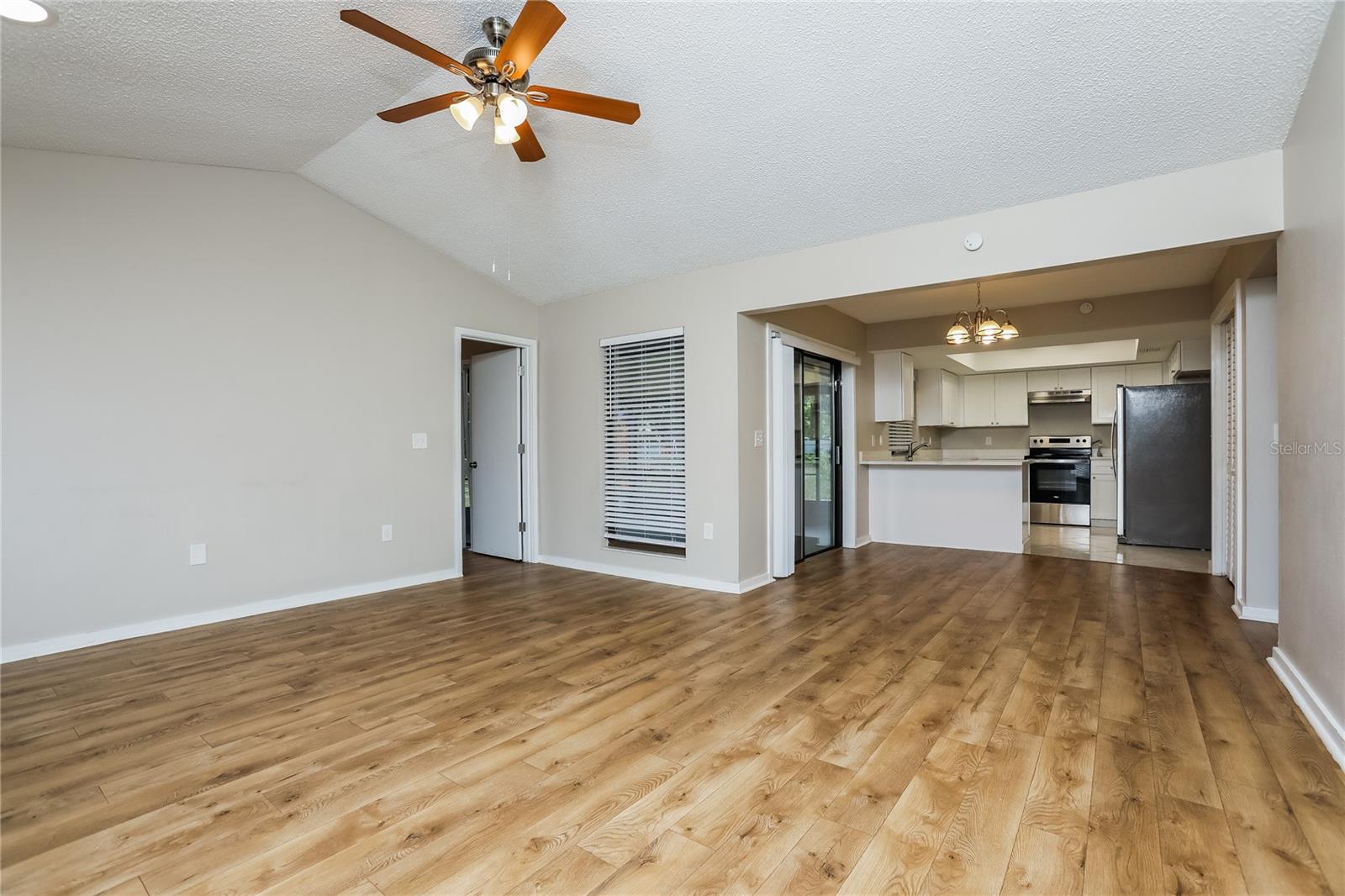 ELOISE WOODS EAST LAKE MARIAM UNIT - Residential Lease