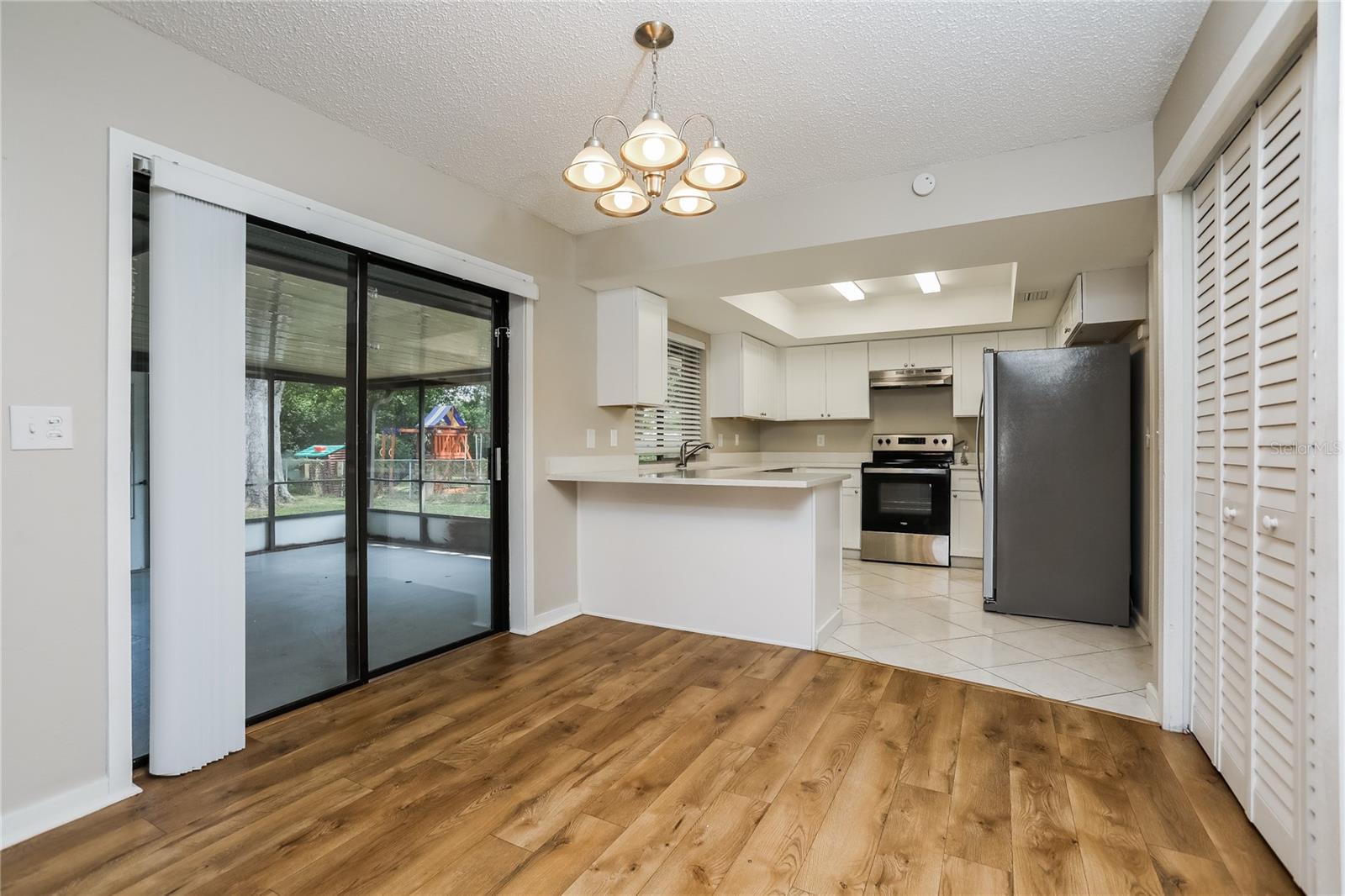 ELOISE WOODS EAST LAKE MARIAM UNIT - Residential Lease