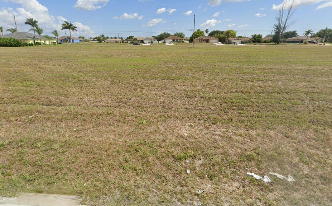 CAPE CORAL - Land
