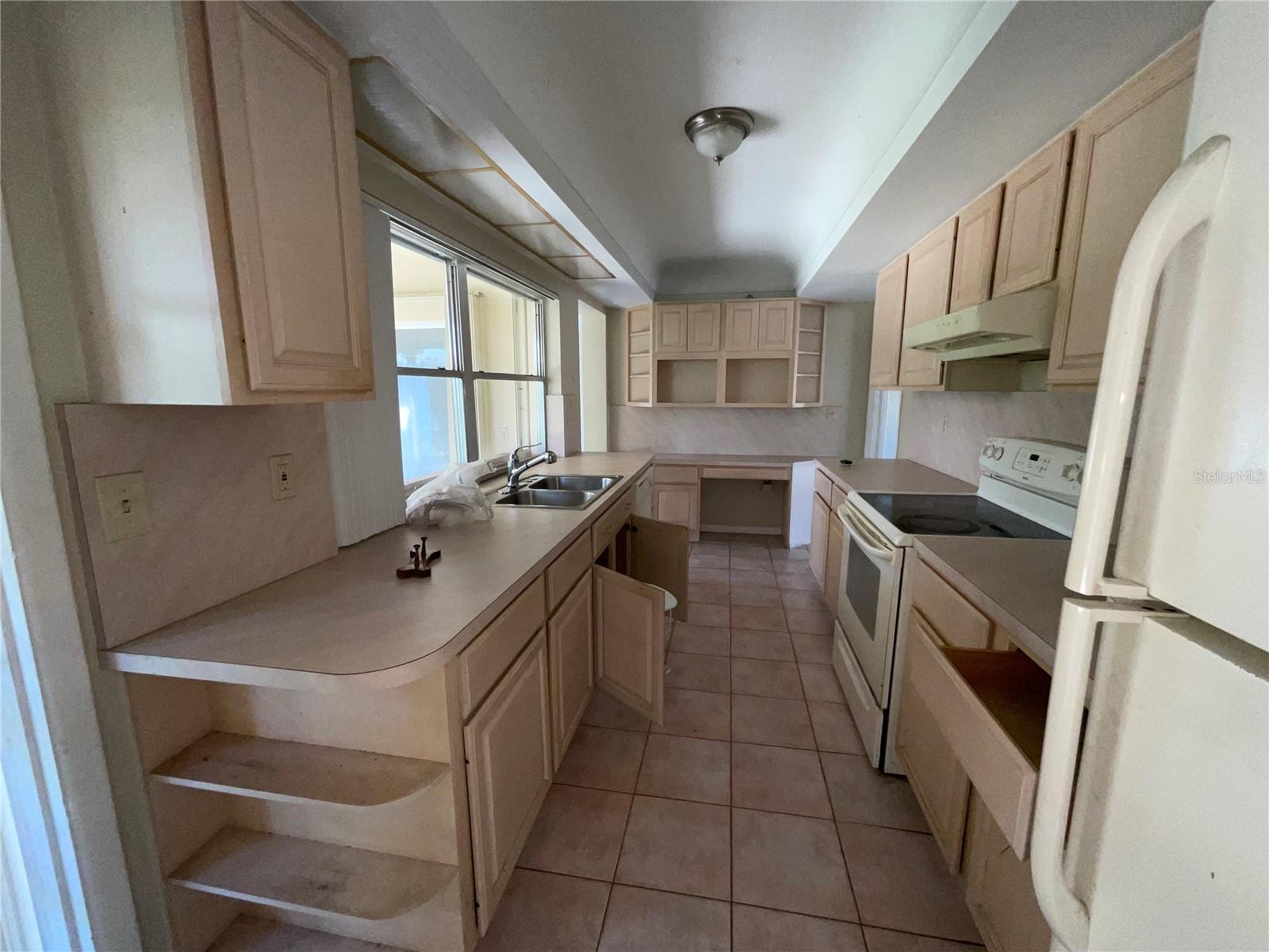 Casas a venda 1 - Jen Dantas 4430 NE 25TH AVENUE