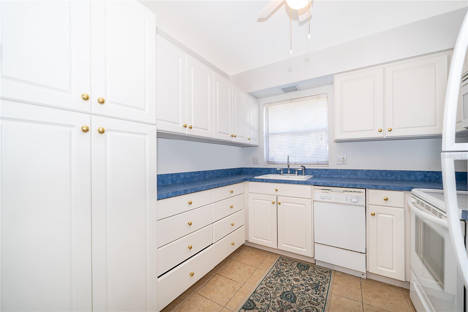 BEVERLY VILLAS CONDO 01 ADD 01-07 - Residential