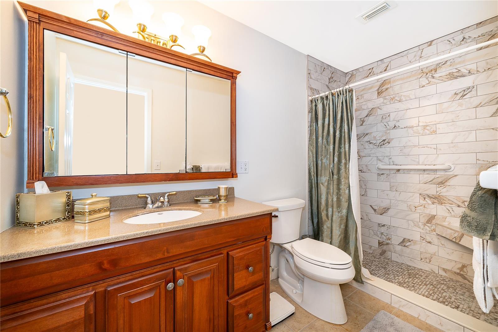 BEVERLY VILLAS CONDO 01 ADD 01-07 - Residential