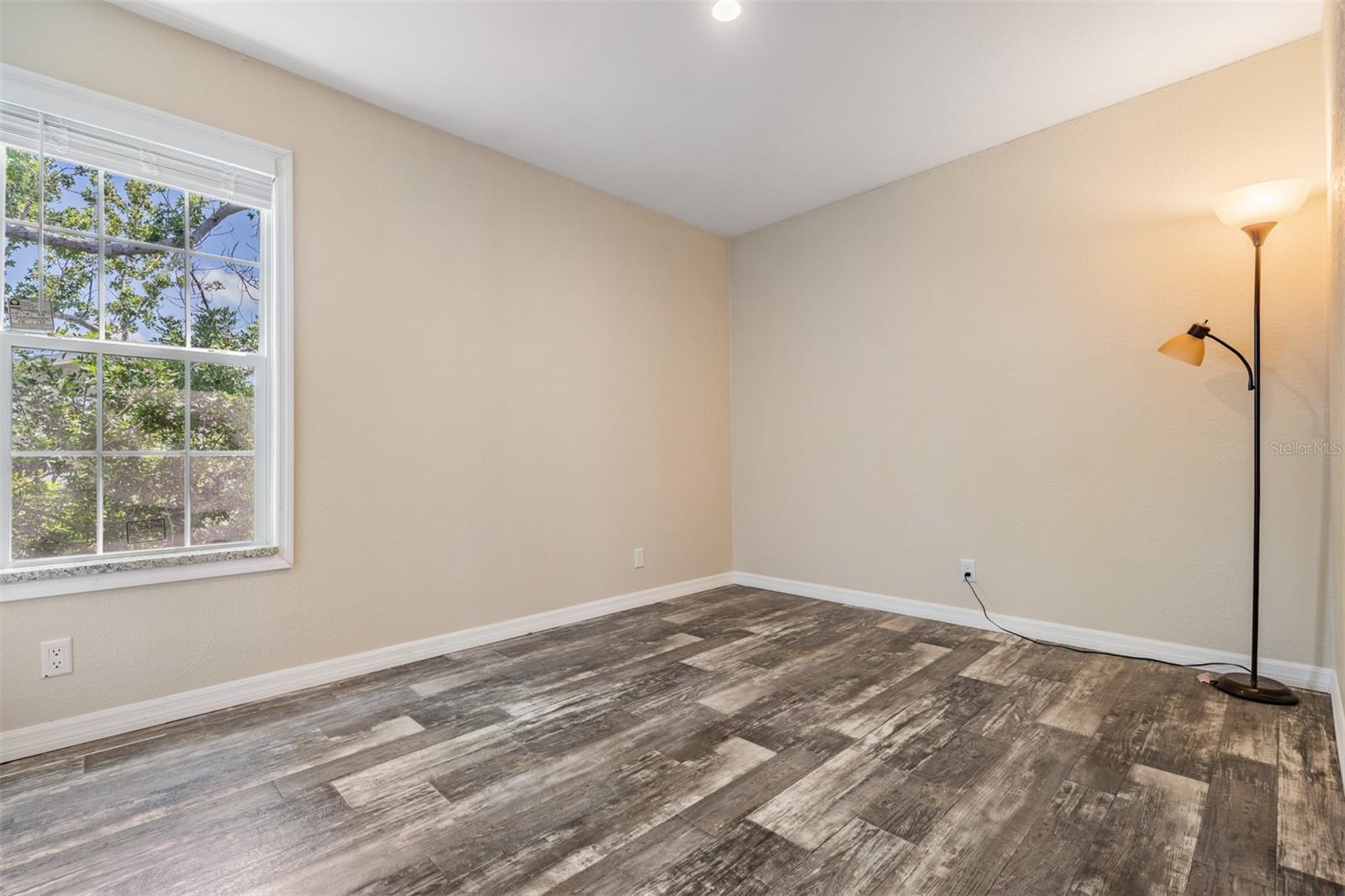 SIGNAL COVE - Residential