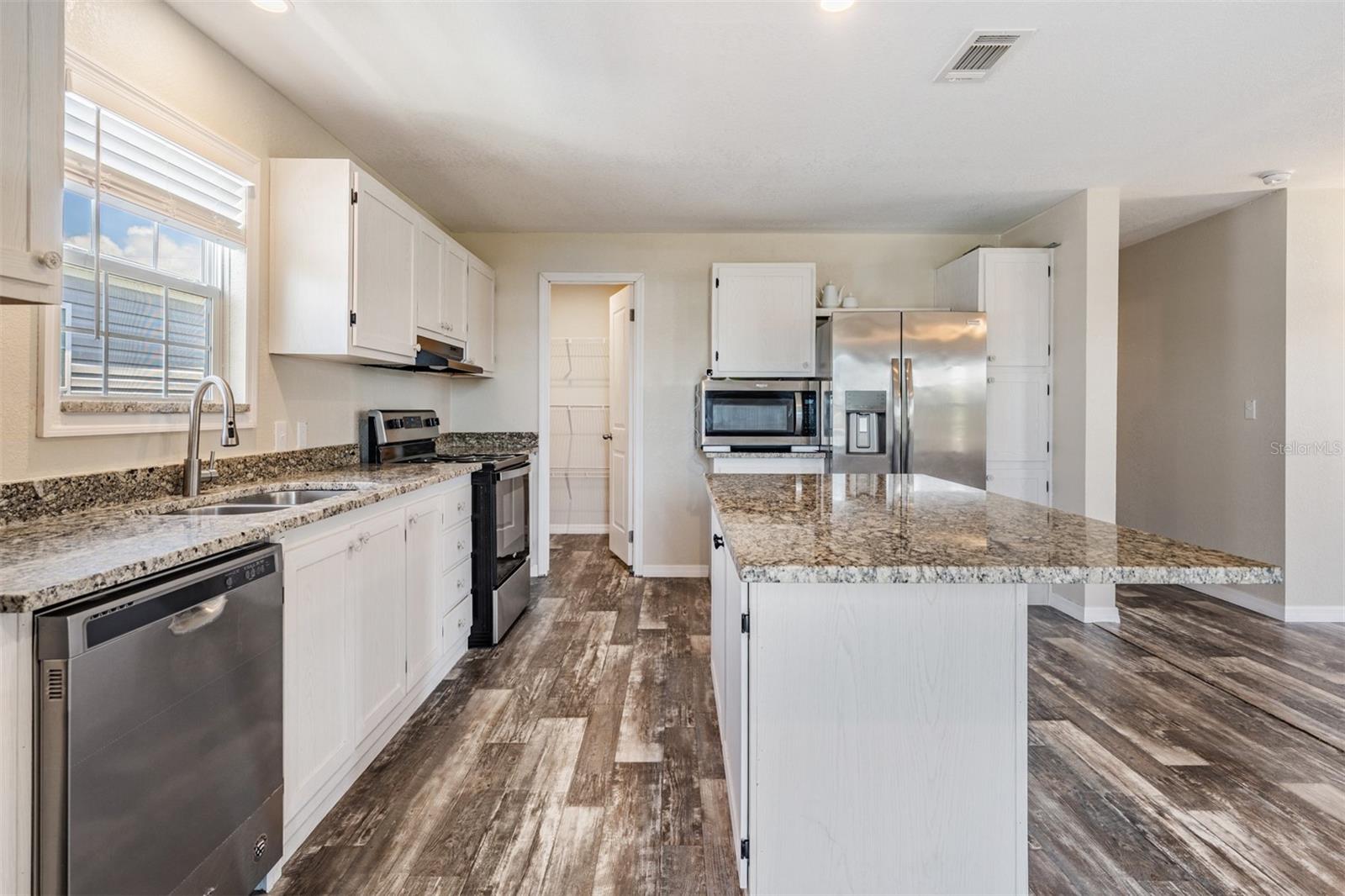 SIGNAL COVE - Residential