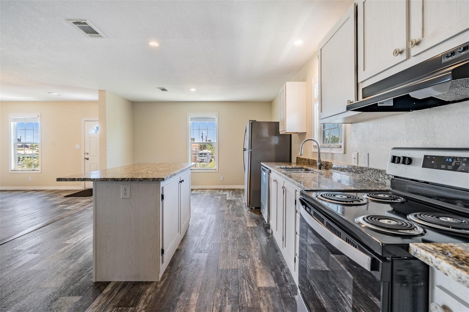 SIGNAL COVE - Residential