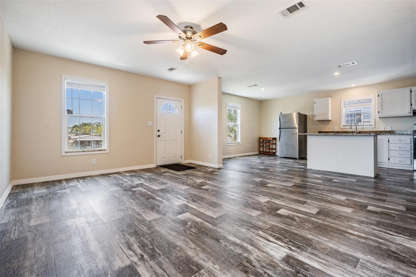 SIGNAL COVE - Residential